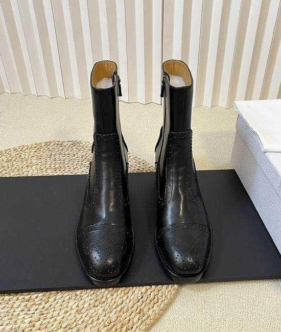 Christian Dior CD Brogue-Detailed Pull-On Ankle Boots with Elastic Insert