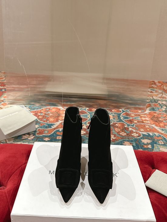 Manolo Blahnik Elegant Suede Pointed Toe Ankle Boots With Buckle