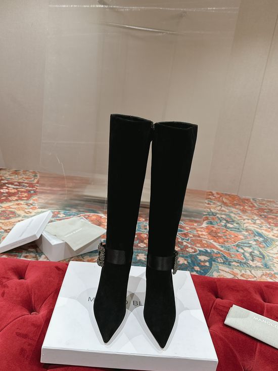 Manolo Blahnik Elegant Pointed Toe Stiletto Heel Ankle Boots