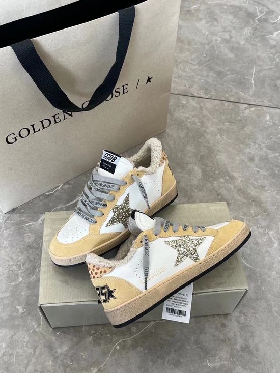 Golden Goose Vintage Style Distressed Casual Sneakers with Fleece Lining