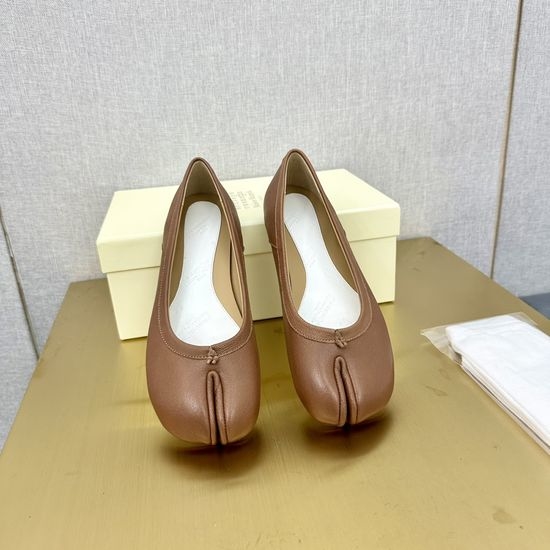 Maison Margiela MM6 Soft Leather Split Toe Slip On Casual Flats