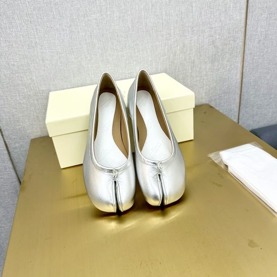 Maison Margiela MM6 Soft Leather Split Toe Slip On Casual Flats