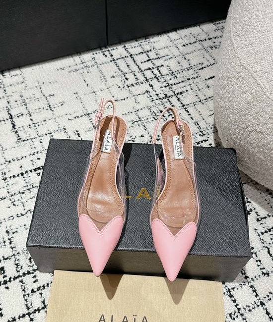 Alaia Patent Leather Heart Decor Heeled Sandals Elegant Style