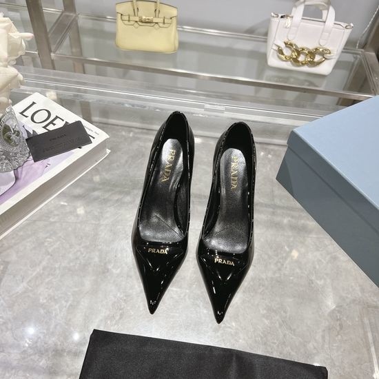 Prada Pointed Toe Patent Leather Pumps Leather Sole