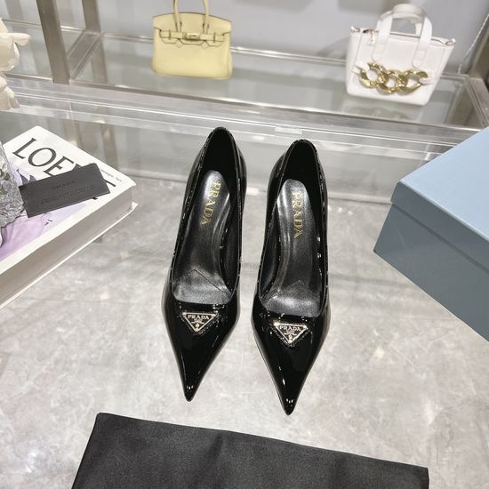 Prada Pointed Toe Patent Leather Pumps Leather Sole
