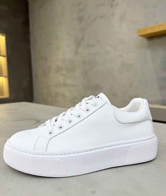 Prada Classic Elegant Leather Comfortable Casual White Shoes