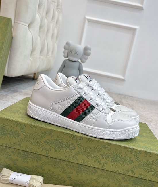 Gucci Distressed Casual Sneakers with Metal Emblem and Soft Lining