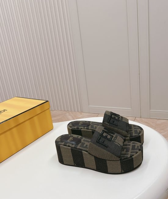 Fendi Embroidered Logo Buckle Decor Comfortable Height Increasing Slides