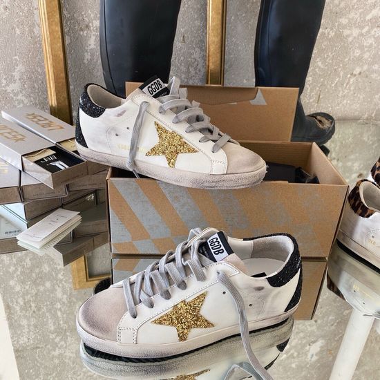 Golden Goose Sequin Decor Vintage Distressed Casual Comfort Sneakers