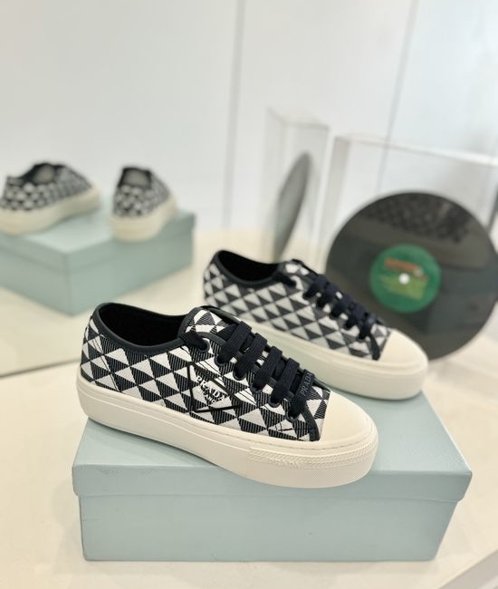 Prada Embroidered Canvas Lightweight Classic Daily Casual Sneakers