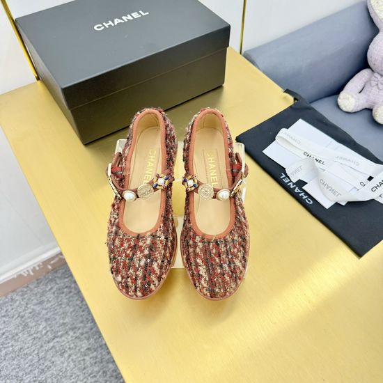 Chanel Vintage Emblem Decor Leather Ballet Flats