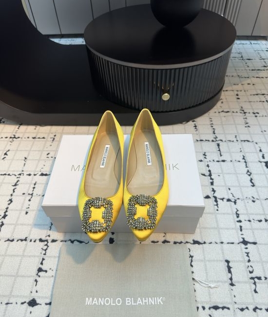 Manolo Blahnik MB Comfortable Satin High Heels with Crystal Buckle for Banquets