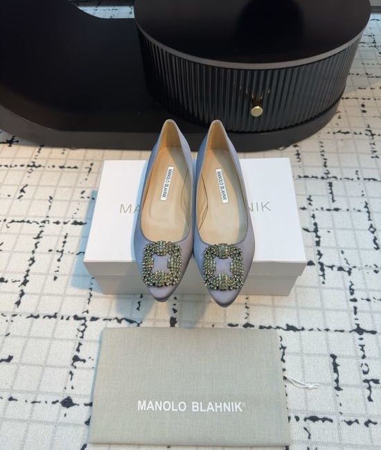 Manolo Blahnik MB Comfortable Satin High Heels with Crystal Buckle for Banquets