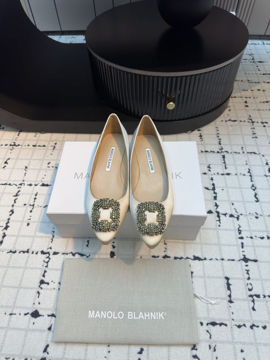 Manolo Blahnik Elegant Silk High Heels with Crystal Buckle for Formal Occasions