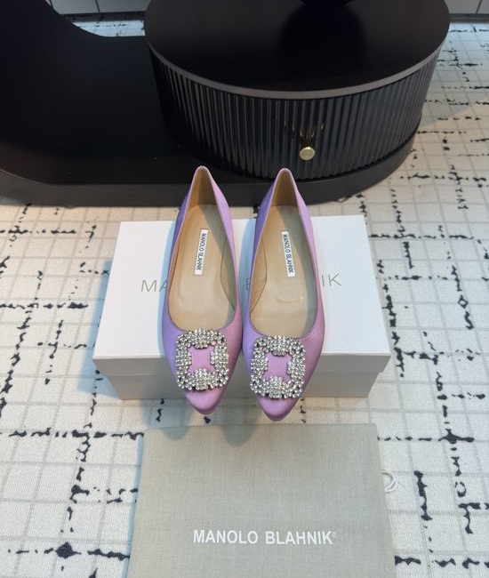 Manolo Blahnik MB Comfortable Satin High Heels with Crystal Buckle for Banquets
