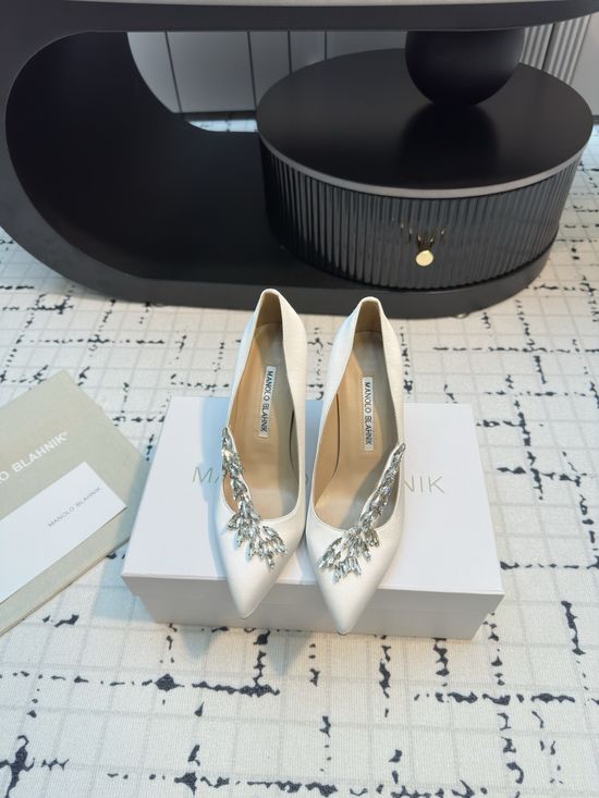 Manolo Blahnik Luxury Embellished Silk High Heel Pumps