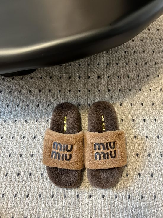 Miu Miu Premium Wool Thick Sole Fuzzy Slippers Anti Skid Bottom