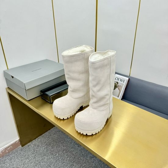 Balenciaga Futuristic Snow Boots Inspired by Celebrity Style