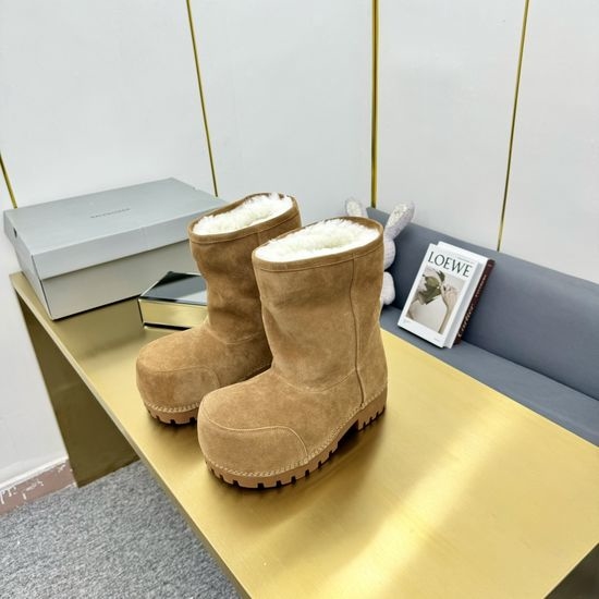 Balenciaga Futuristic Snow Boots Inspired by Celebrity Style