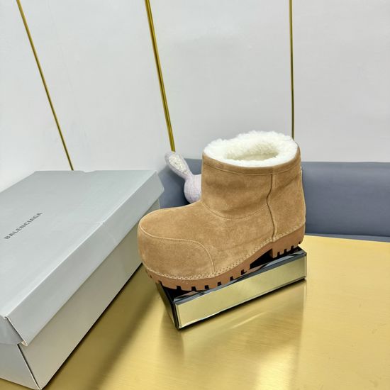 Balenciaga Futuristic Snow Boots Inspired by Celebrity Style
