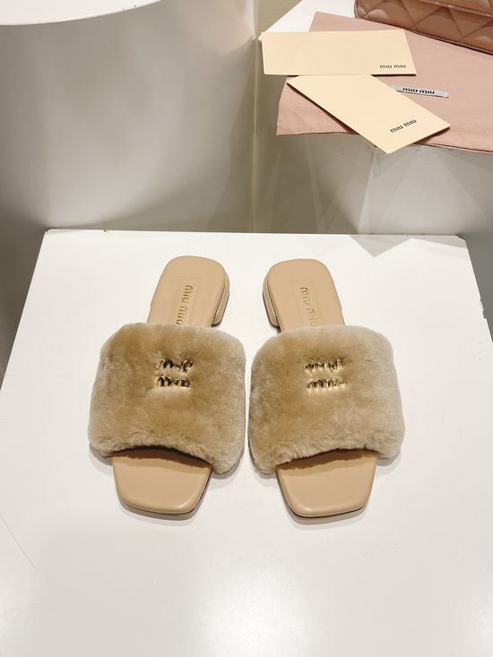 Miu Miu Premium Leather Sole Pumps High Quality Craftsmanship