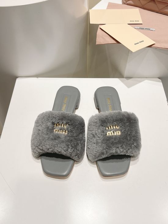 Miu Miu Premium Leather Sole Pumps High Quality Craftsmanship