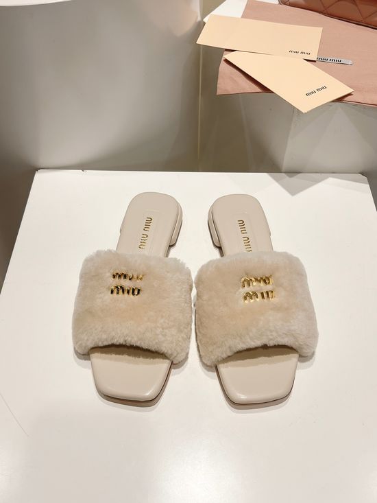 Miu Miu Premium Leather Sole Pumps High Quality Craftsmanship