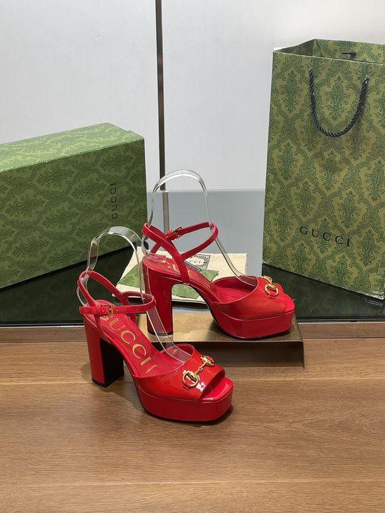 Gucci Fashion Patent Leather Peep Toe Platform Heeled Sandals