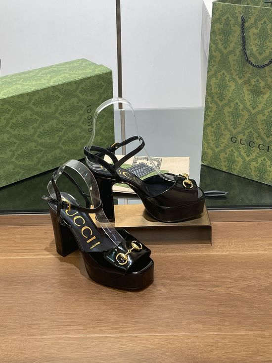 Gucci Fashion Patent Leather Peep Toe Platform Heeled Sandals