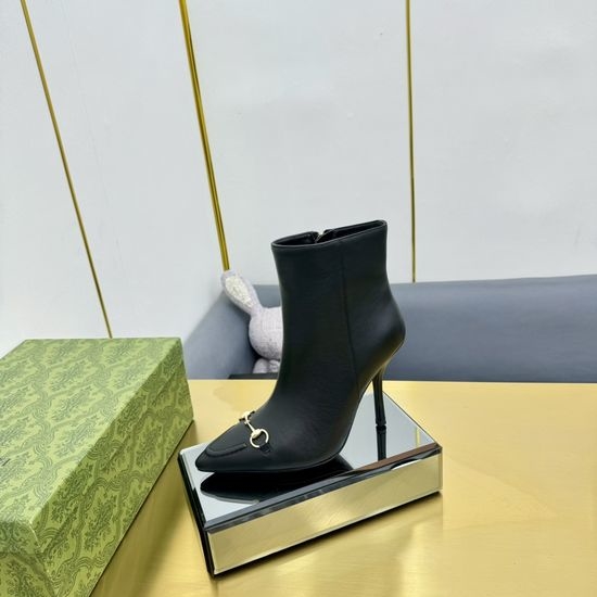 Gucci Elegant Pointed Toe Heeled Sandals Rhinestone Decor