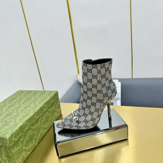 Gucci Elegant Pointed Toe Heeled Sandals Rhinestone Decor