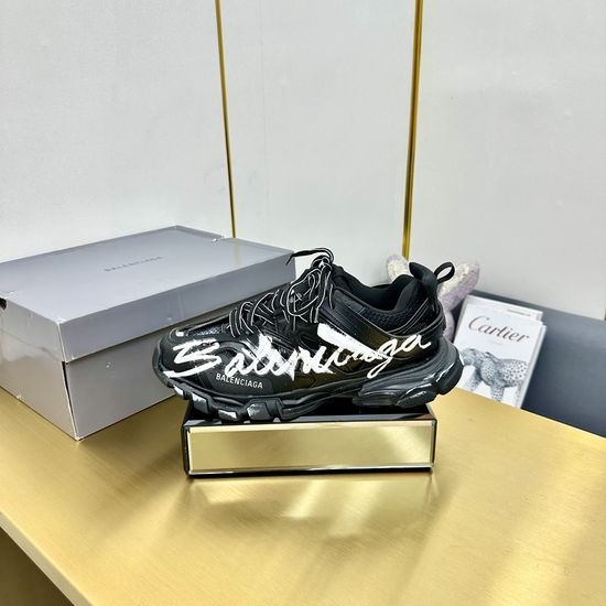 Balenciaga Vintage Distressed Graffiti Low-top Casual Sneakers