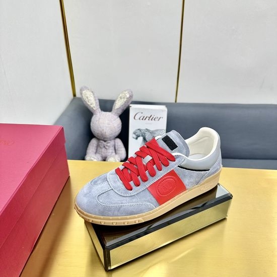 Valentino Classic Retro Casual Training Shoes with Premium Material