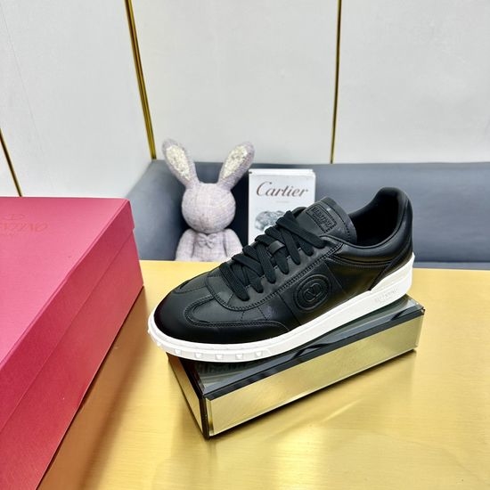 Valentino Classic Retro Casual Training Shoes with Premium Material