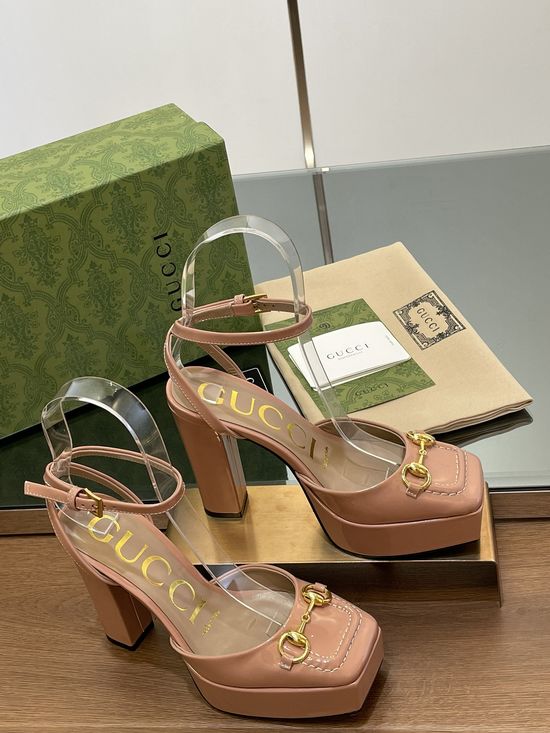Gucci Buckle Decor Patent Leather Platform Heeled Sandals