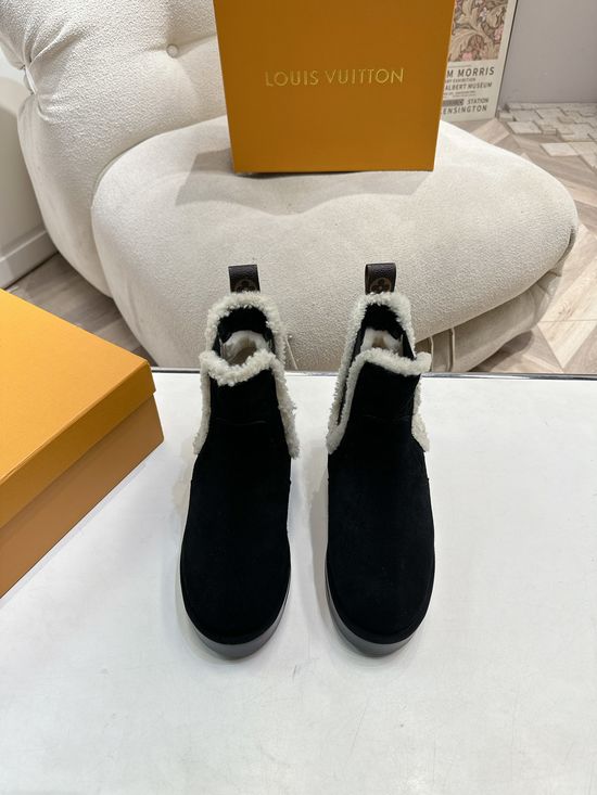 Louis Vuitton Classic High-heeled Martin Boots with Genuine Leather
