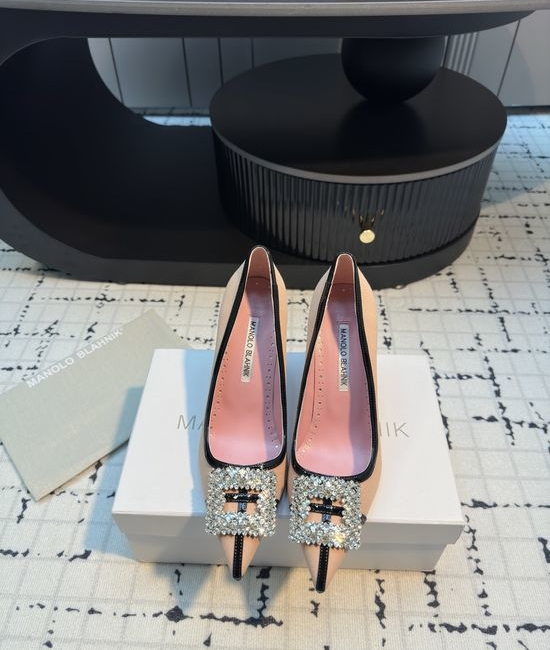 Manolo Blahnik MB Calfskin Suede High Heel And Flat Shoes
