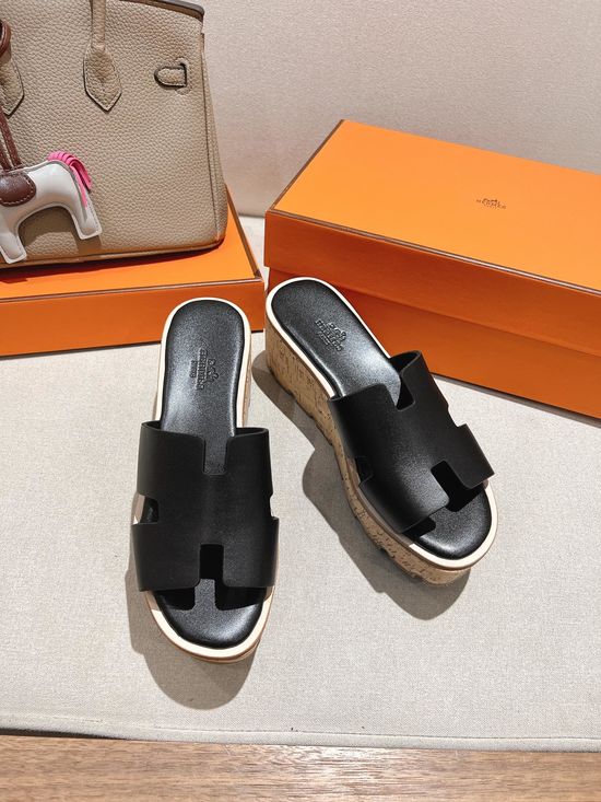 Hermes Classic Platform Sandals with Premium Leather Construction