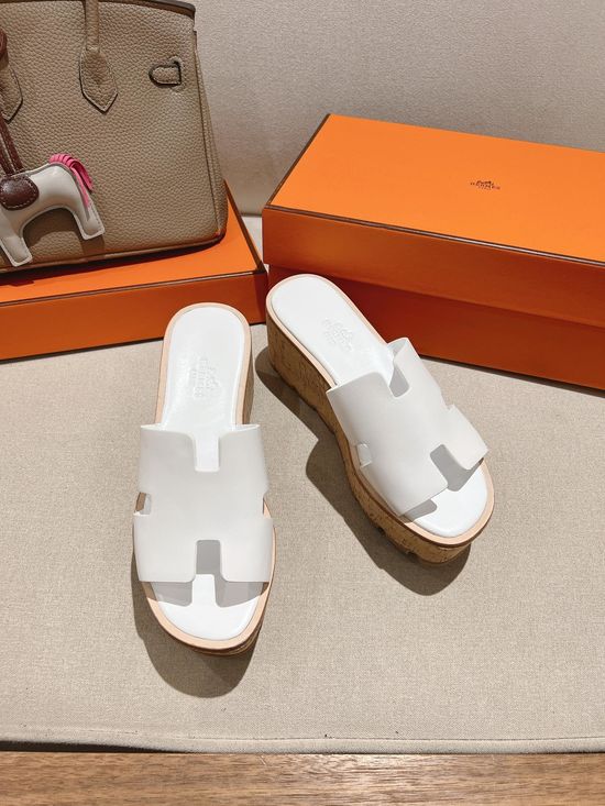 Hermes Classic Platform Sandals with Premium Leather Construction