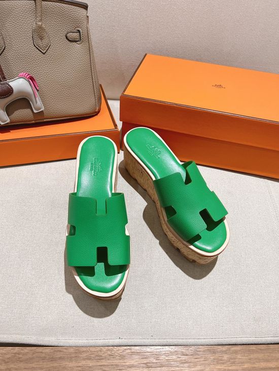 Hermes Classic Platform Sandals with Premium Leather Construction