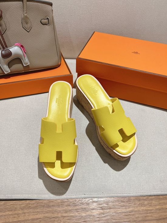 Hermes Classic Platform Sandals with Premium Leather Construction