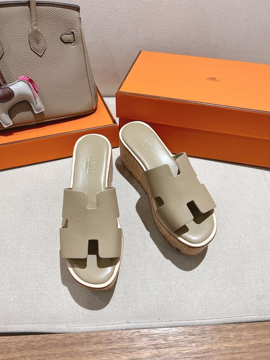Hermes Classic Platform Sandals with Premium Leather Construction