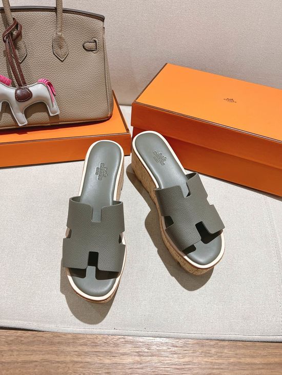 Hermes Classic Platform Sandals with Premium Leather Construction