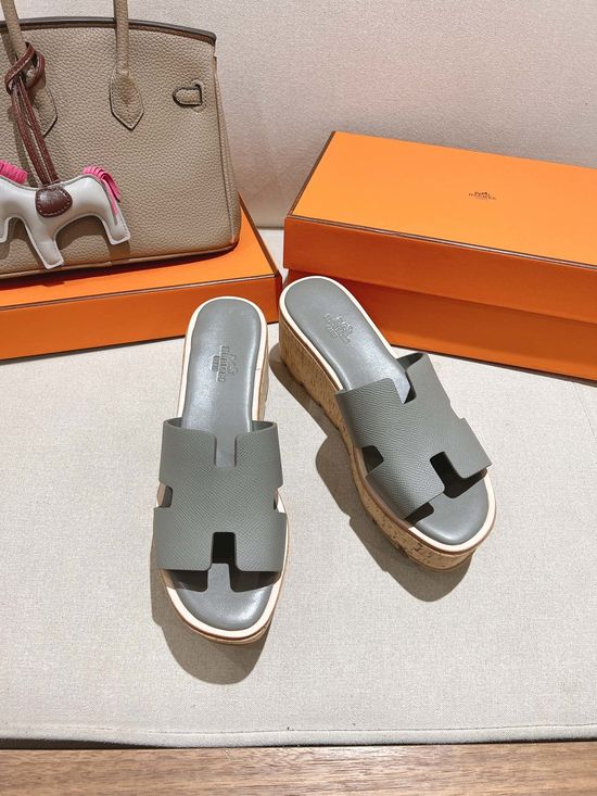 Hermes Classic Platform Sandals with Premium Leather Construction