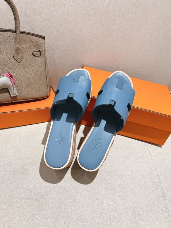 Hermes Classic Platform Sandals with Premium Leather Construction