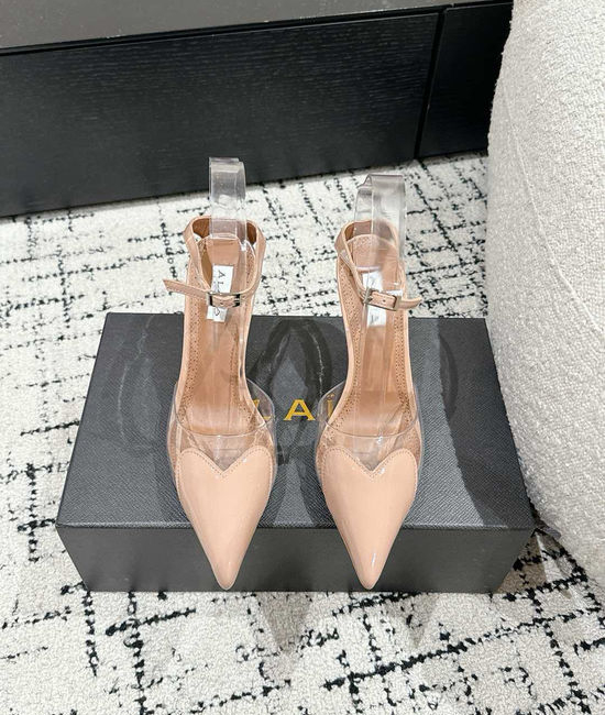 Alaia Glossy Patent Leather Heart Decor Dress Pumps