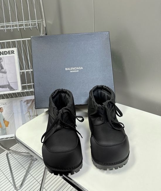 Balenciaga Durable Warm Lined Snow Boots for Cold Weather