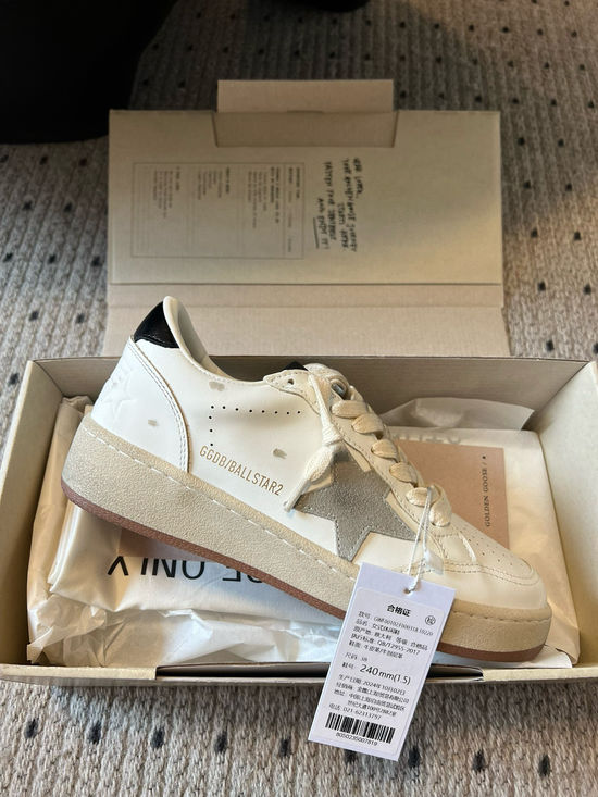 Golden Goose Vintage Distressed Leather Platform Casual Sneakers