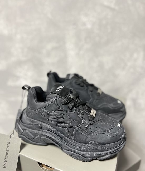 Balenciaga Vintage Style Distressed Chunky Casual Athletic Shoes