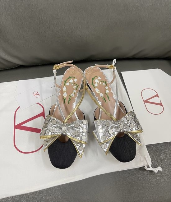 Valentino Bow Decor Mary Jane Shoes With Leather Sole